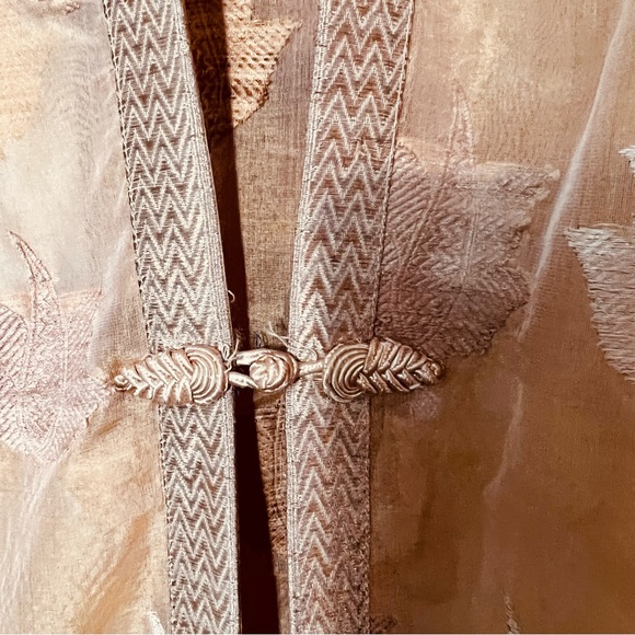 Gold organza jacket by designer Mallika Mathur with butas in size 14 - Picture 3 of 6